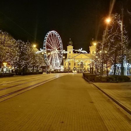 Green Island In The Downtown With Free Parking Debrecen Luaran gambar